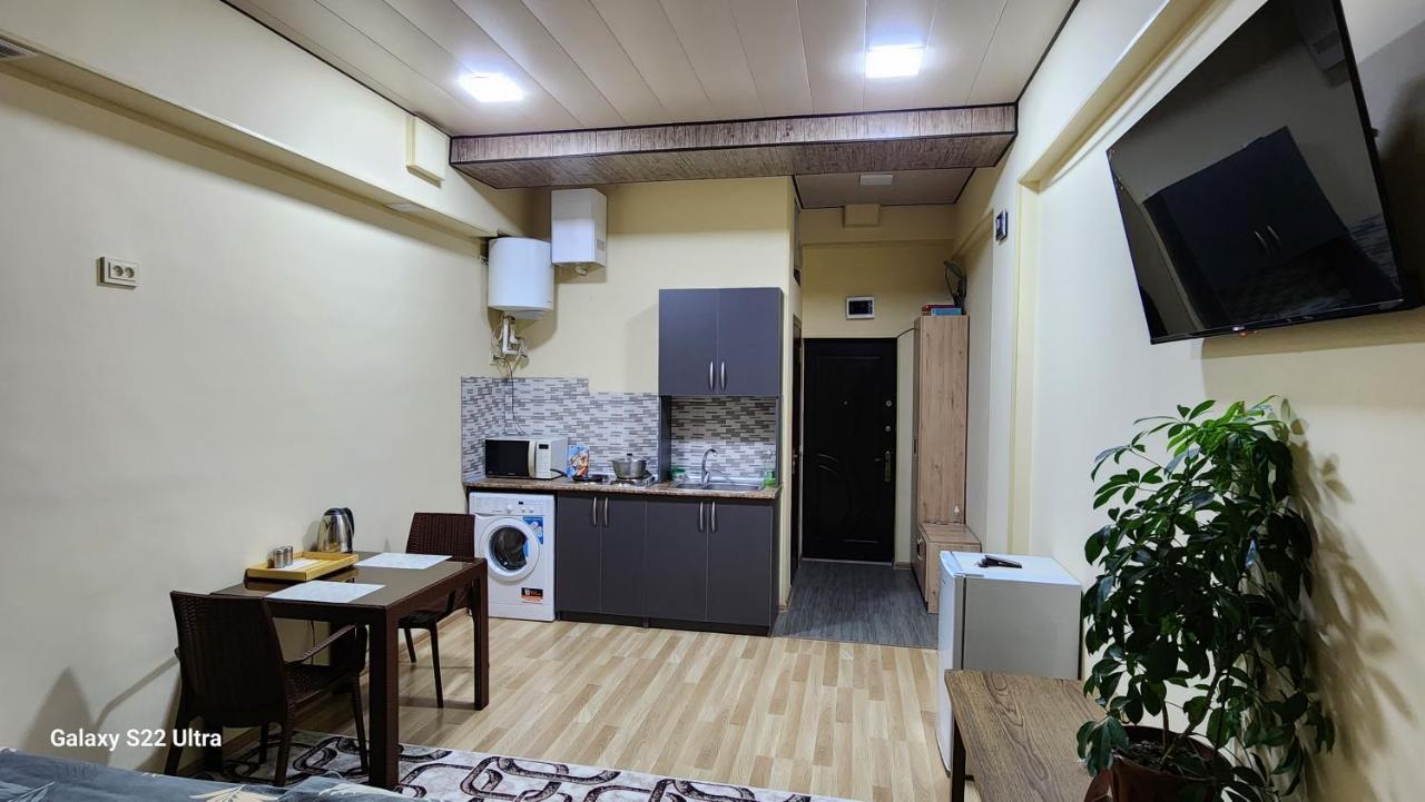 Studio - Jonika Tashkent Bagian luar foto